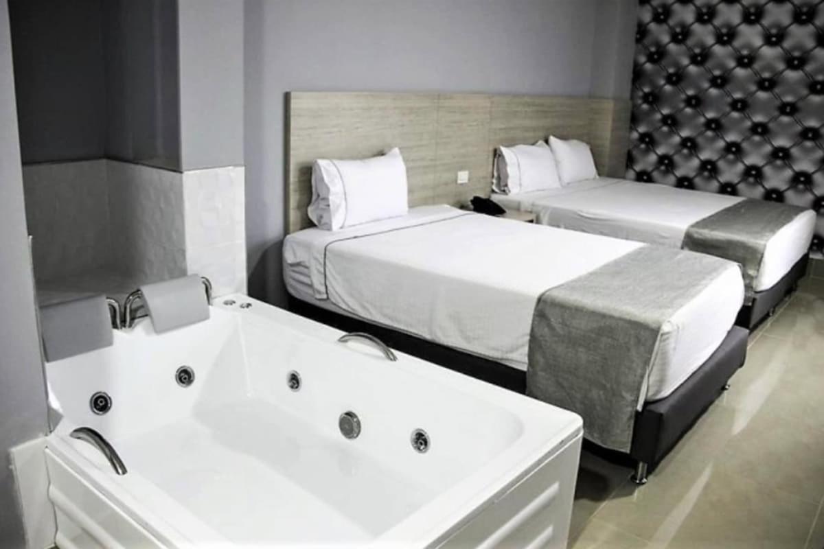 Hotel Lleras Express Medellín Zewnętrze zdjęcie