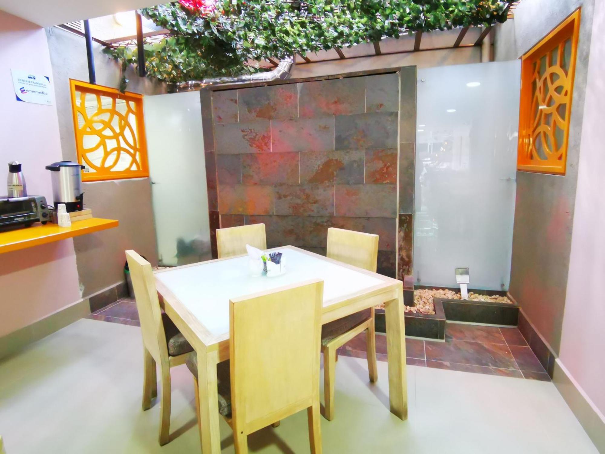 Hotel Lleras Express Medellín Zewnętrze zdjęcie